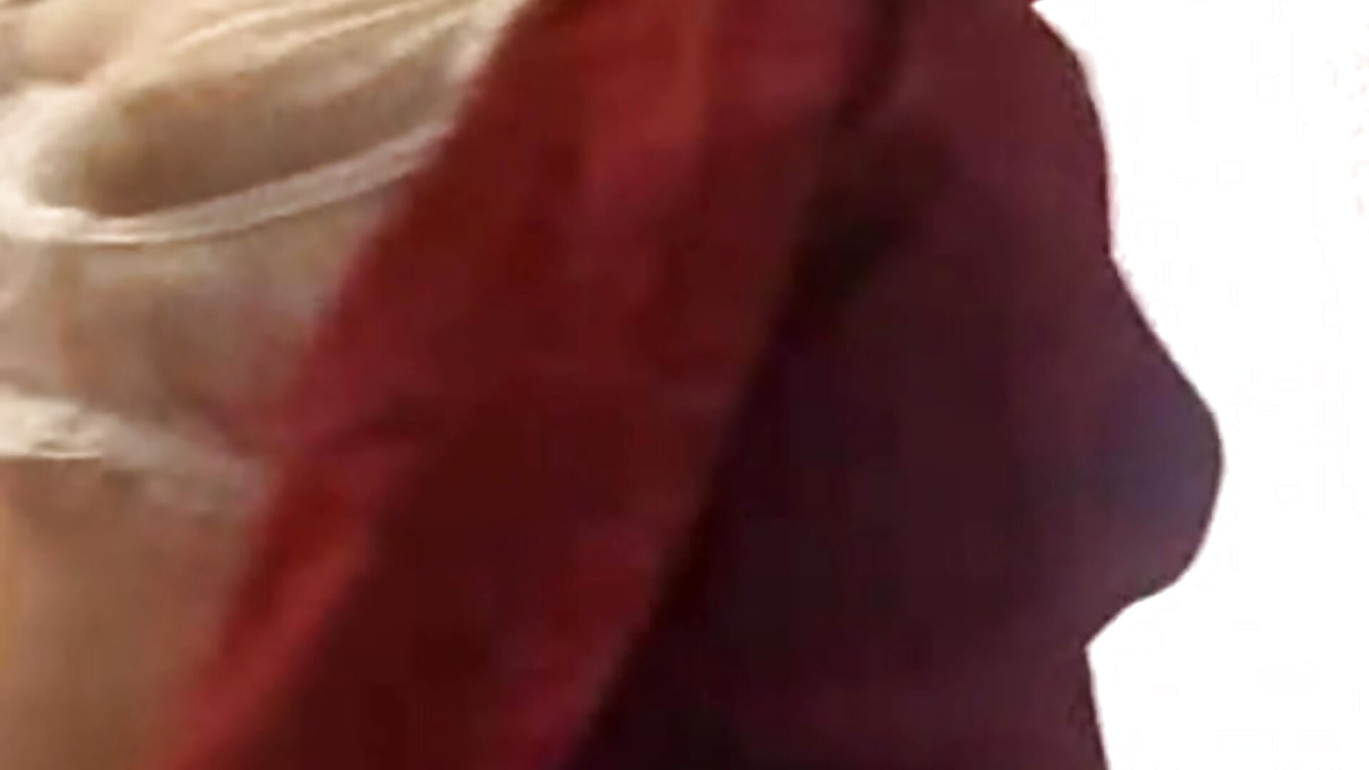 Slowly Stripping Just for You 💦 - vídeo de la modelo de cam LunariaNicole