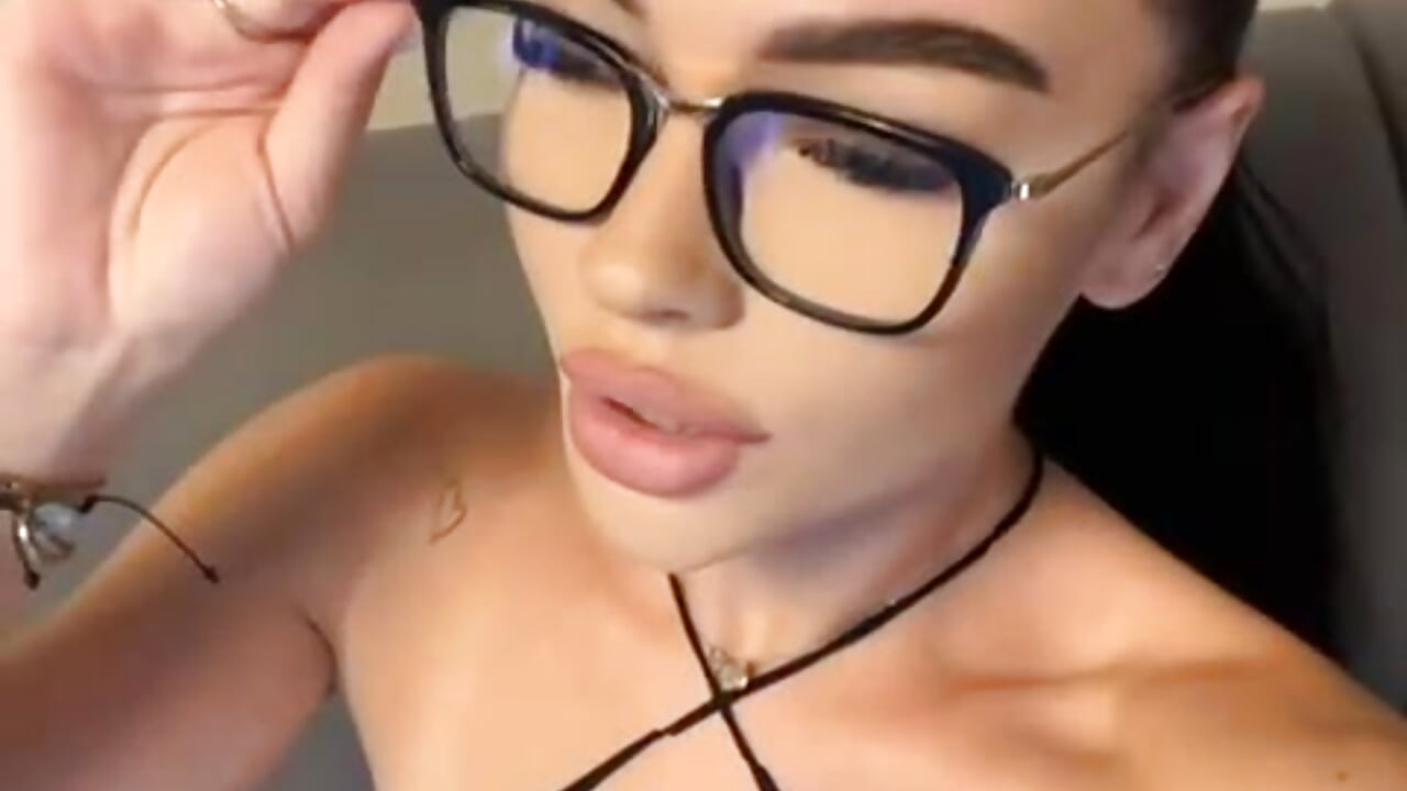 naughty - video by sashalorenzz cam model