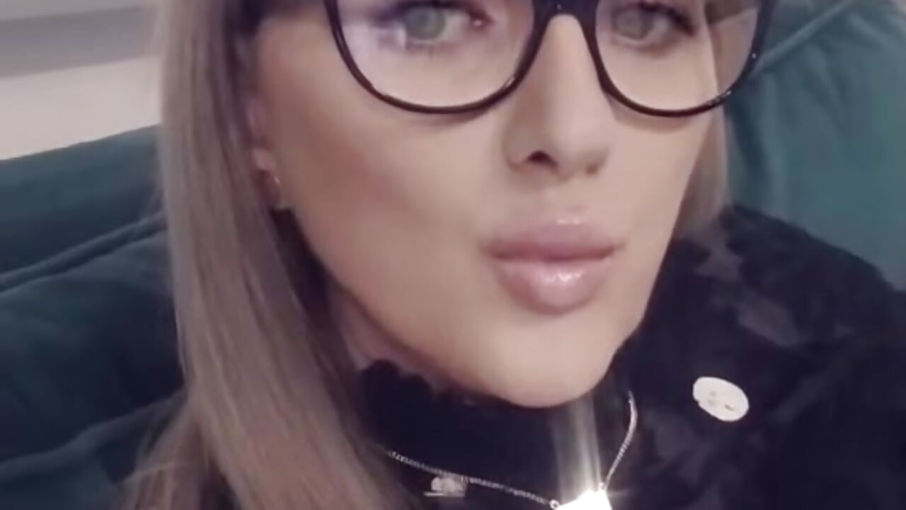 sexy me - video oleh model kamera Cougar_Milff