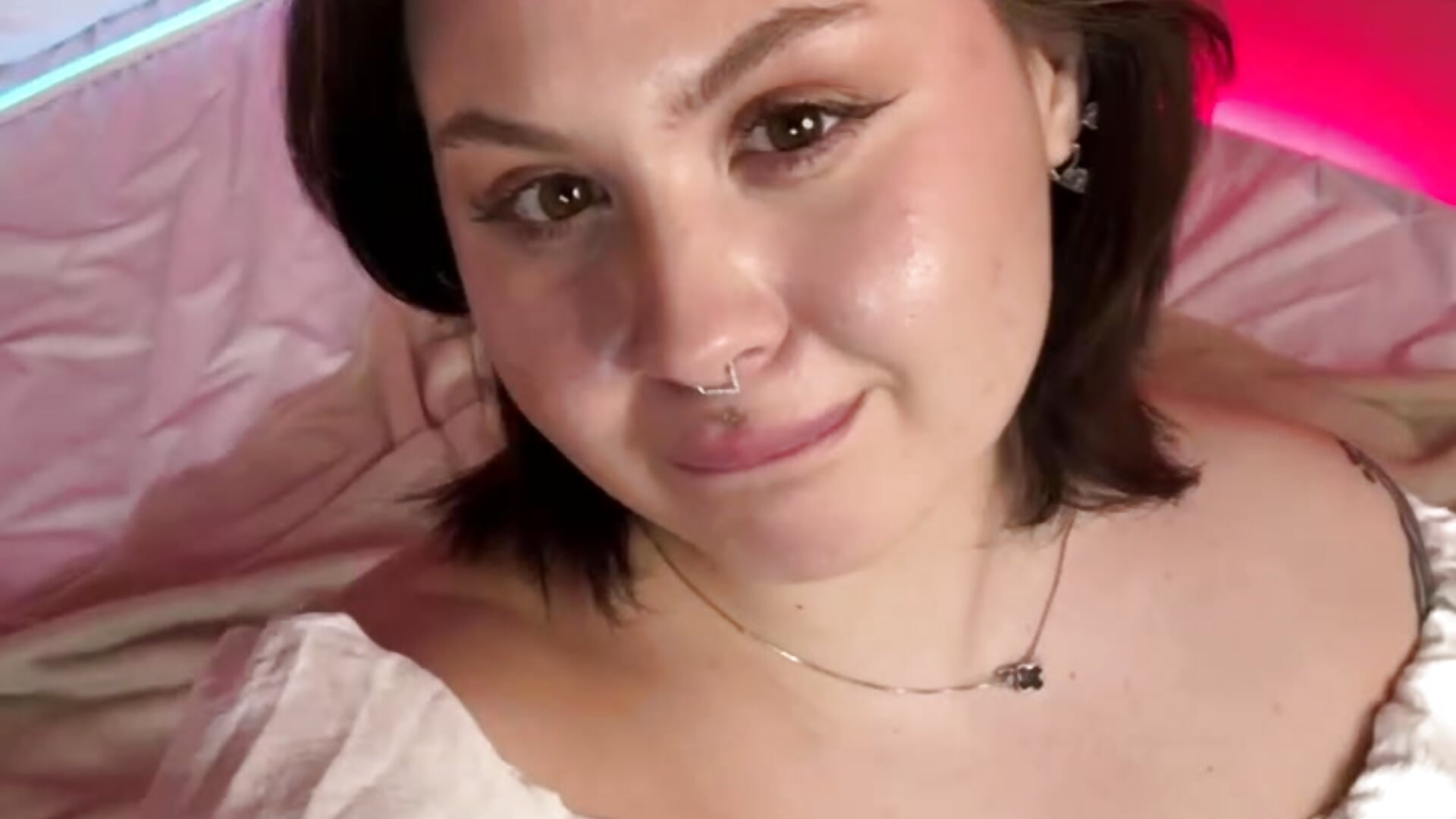 mee - відео від вебкаммоделі porrno_pony