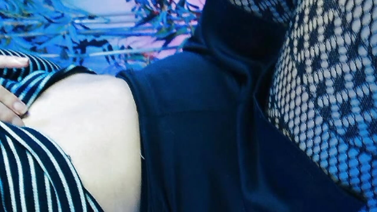 me sitting waitng for u - video by itsmroom_ cam model