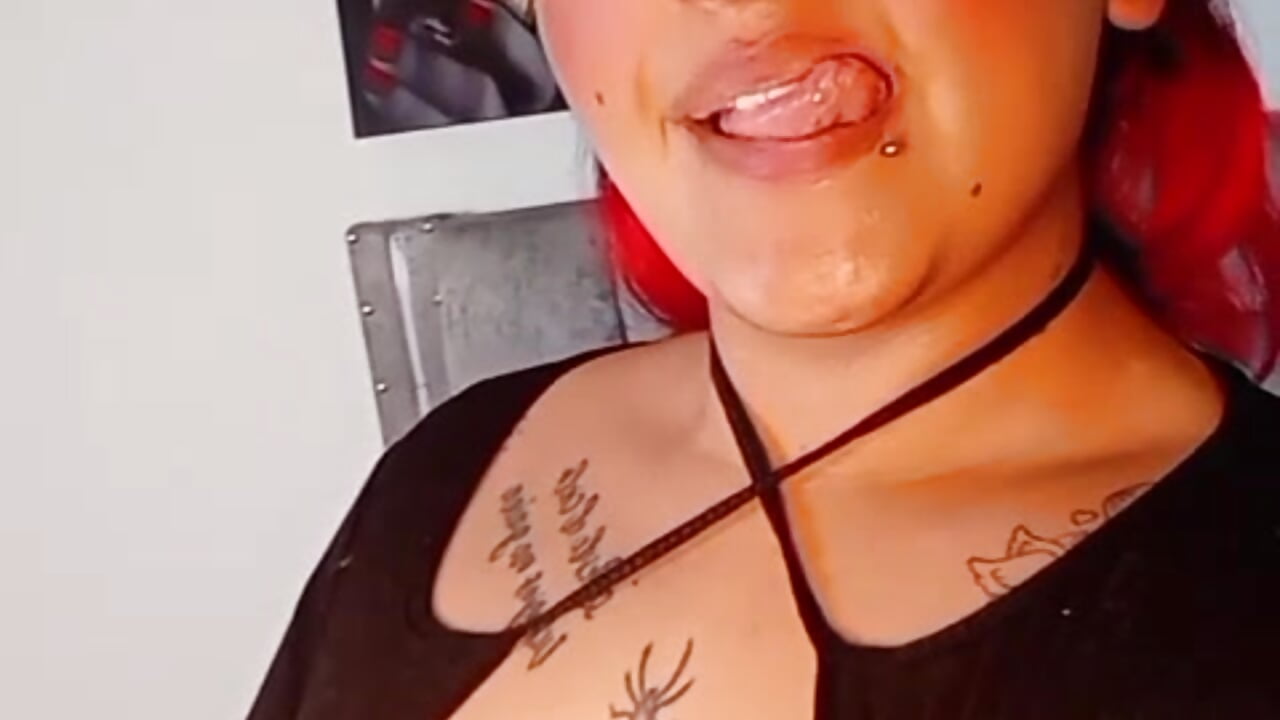 Kisses for you 💦 - video by Yara_flamer0 cam model