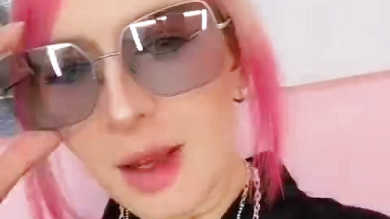 I don't promise to behave this Friday 😈🍷 - video by samanta-fox cam model