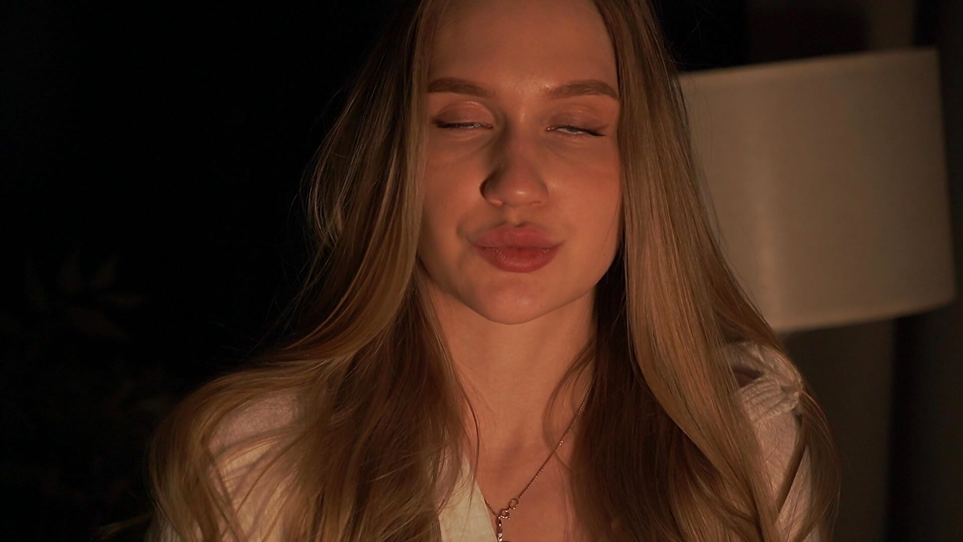 A Nose That Knows - video by MinnaSora cam model