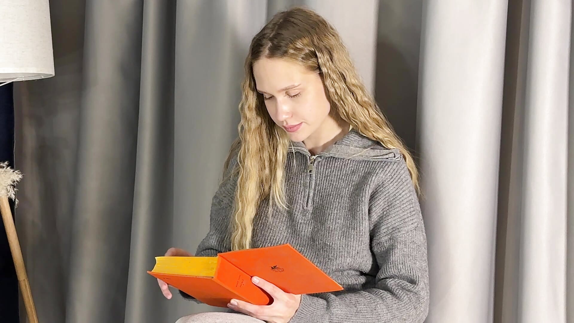 Whispering Shadows - video by MinnaSora cam model