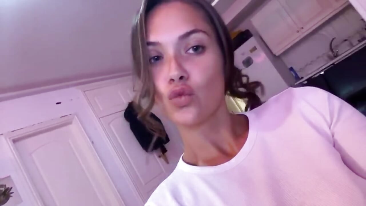 Hiii x