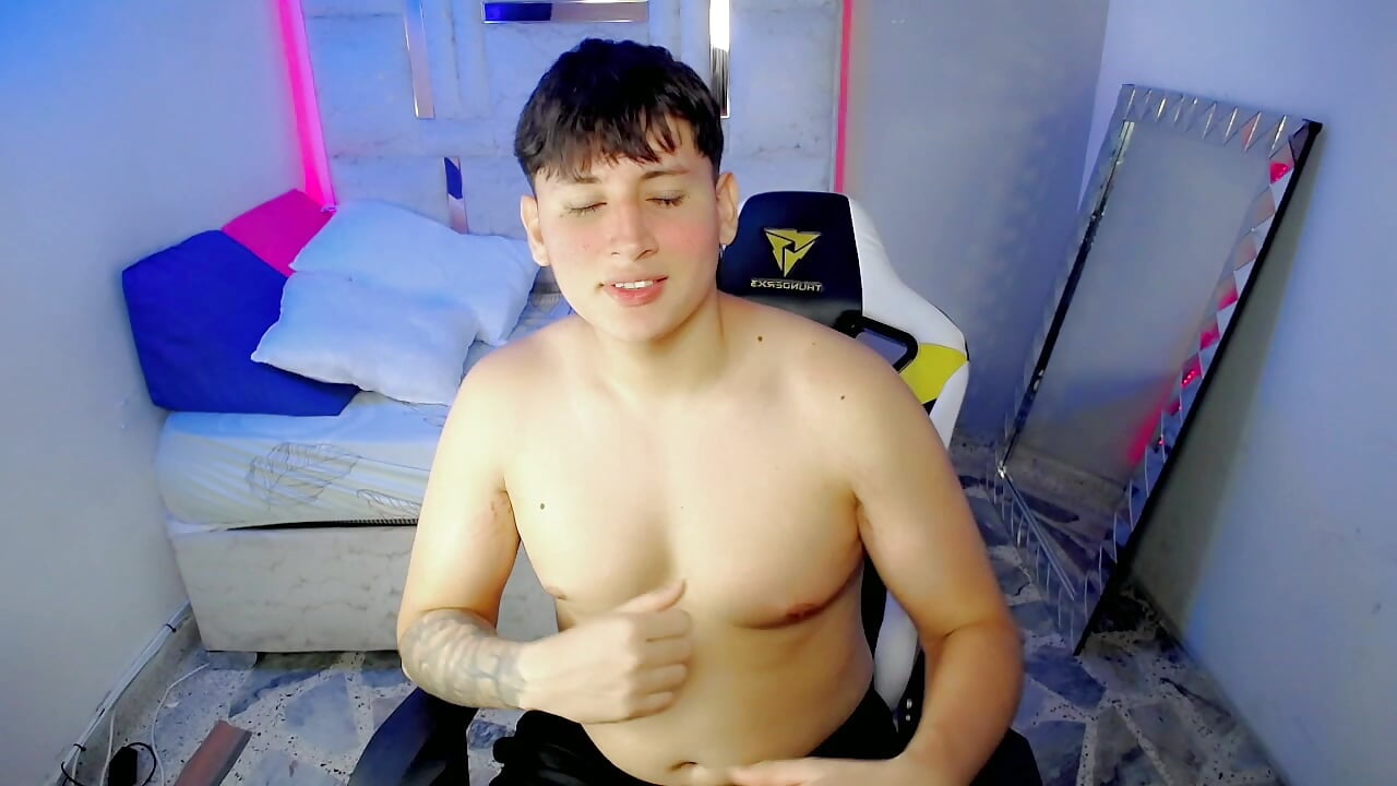 my muscle - video by d_moneyy_ cam model