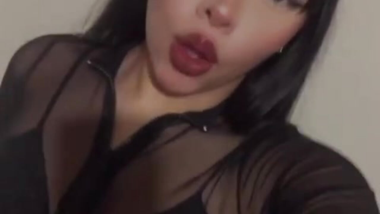 This is me 🥵 - відео від вебкаммоделі olivia_dluxe