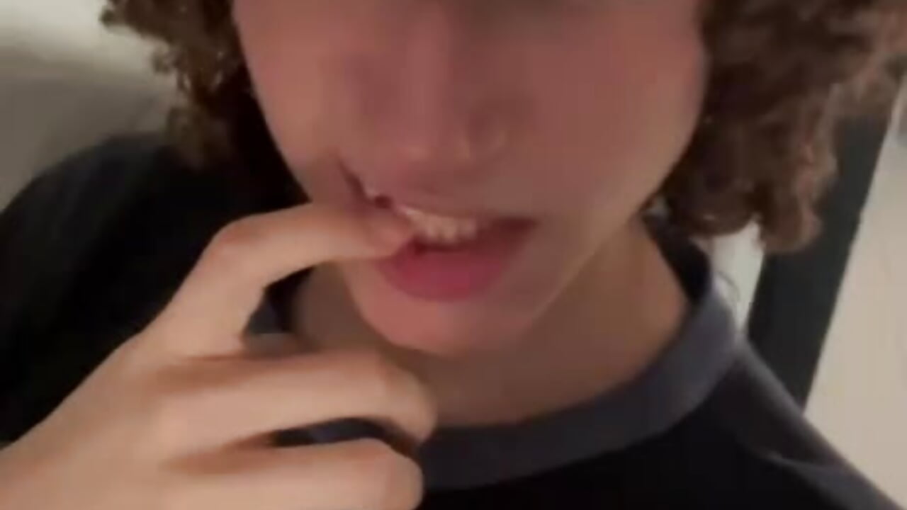 IMG_1311 – video od webkamerové modelky joss_shellby