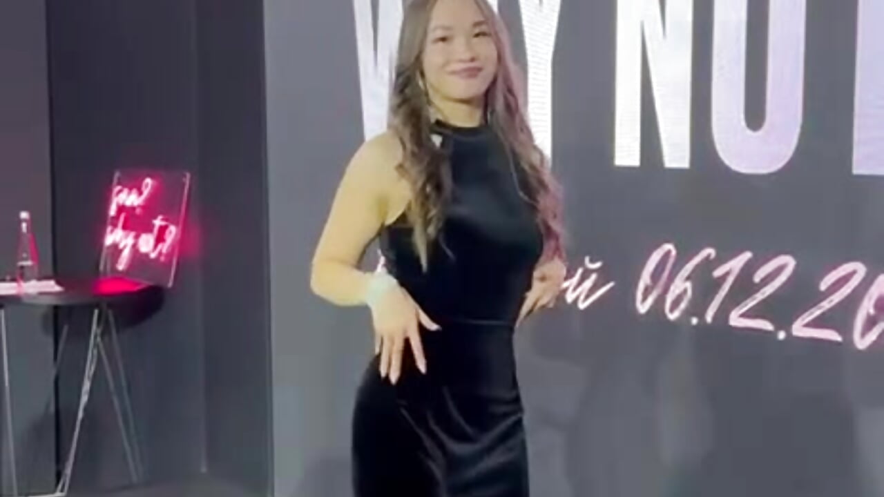 meee - video by ShaeLucarell cam model