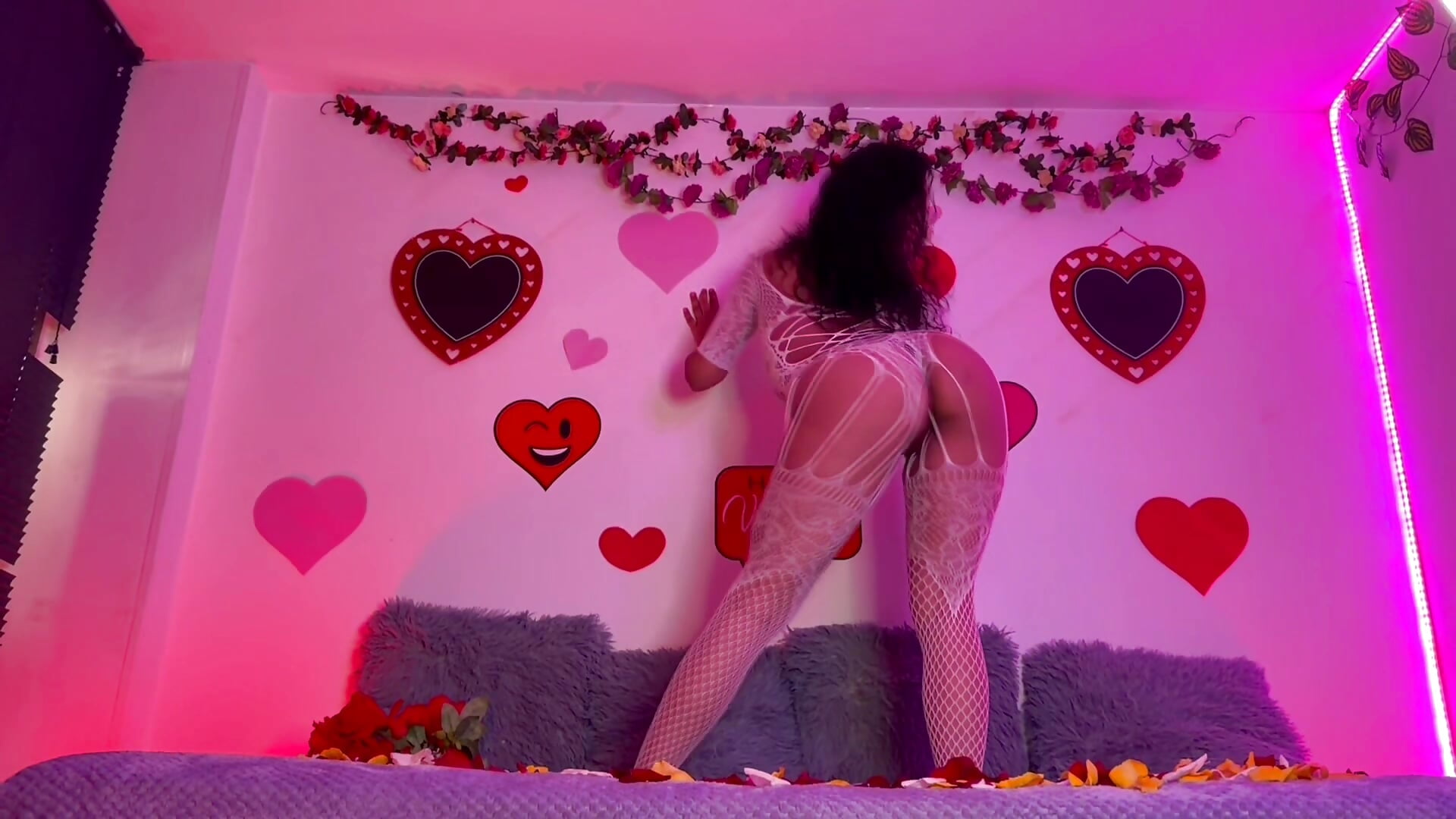 Happy valentine - video by MarillynMorgan cam model