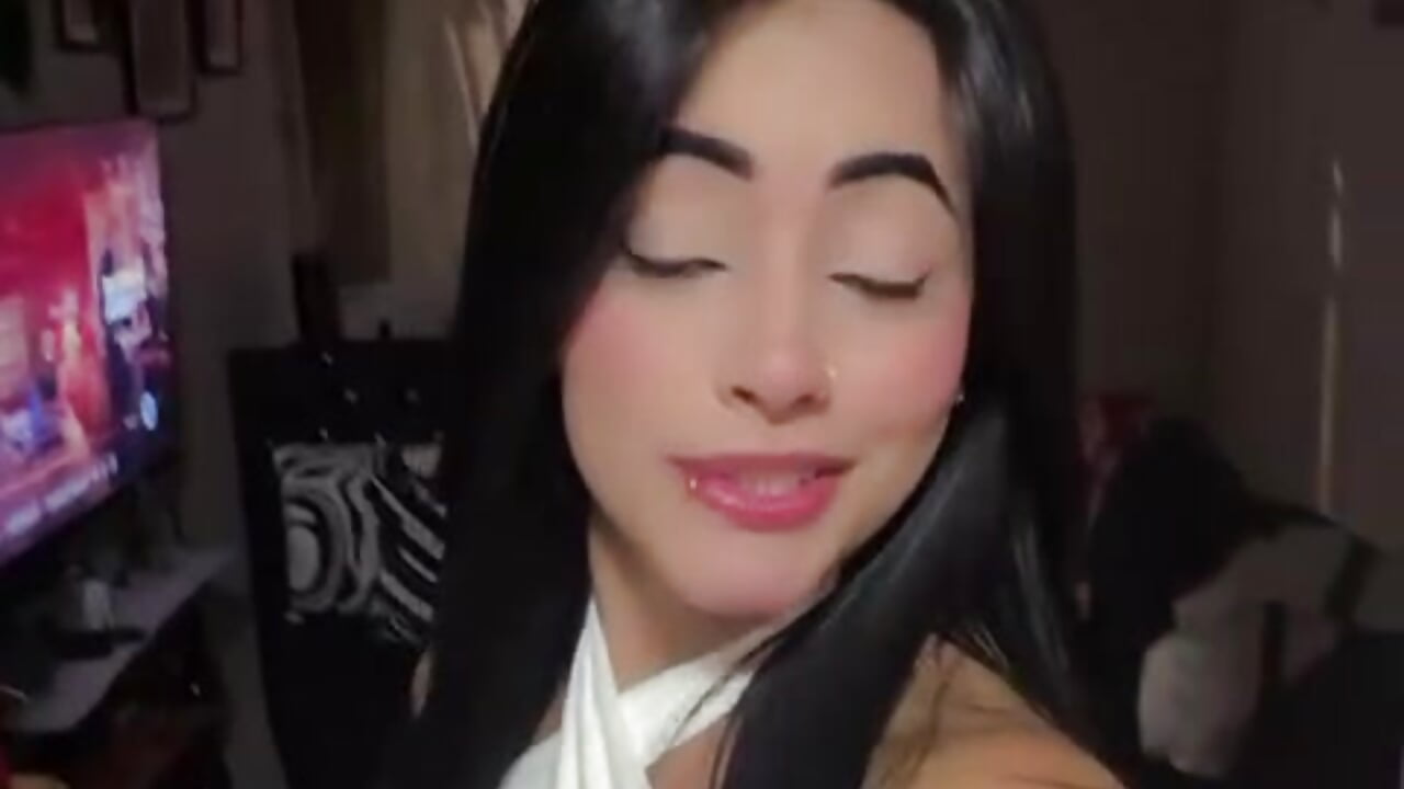 welcome  love - video by SilkSigh cam model