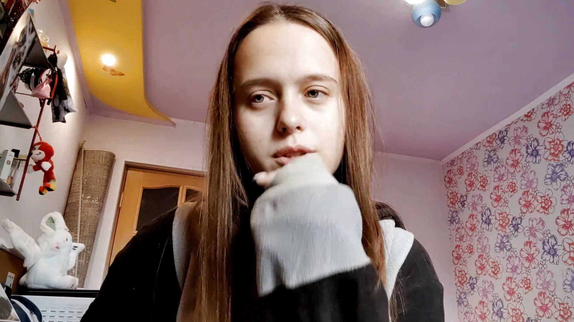 20251128034510 - video by SophieHazely cam model