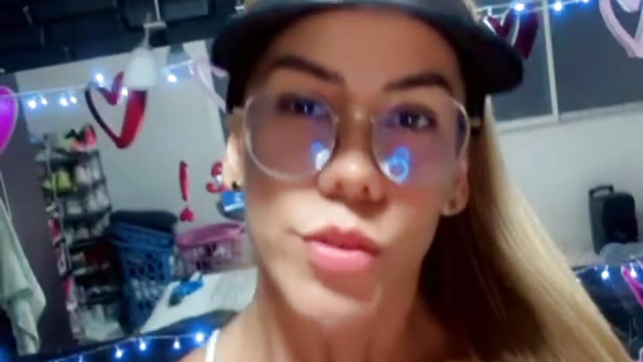 VALENTINES DAY❤️❤️－カメラキャストのsexymusclegoddessの動画