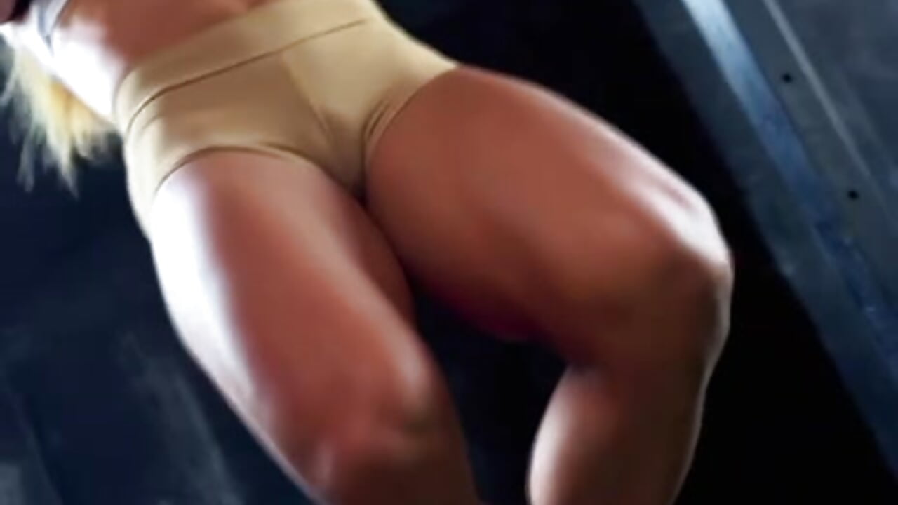 BICEPS PULL UPS - ক্যাম মডেল sexymusclegoddess-এর ভিডিও