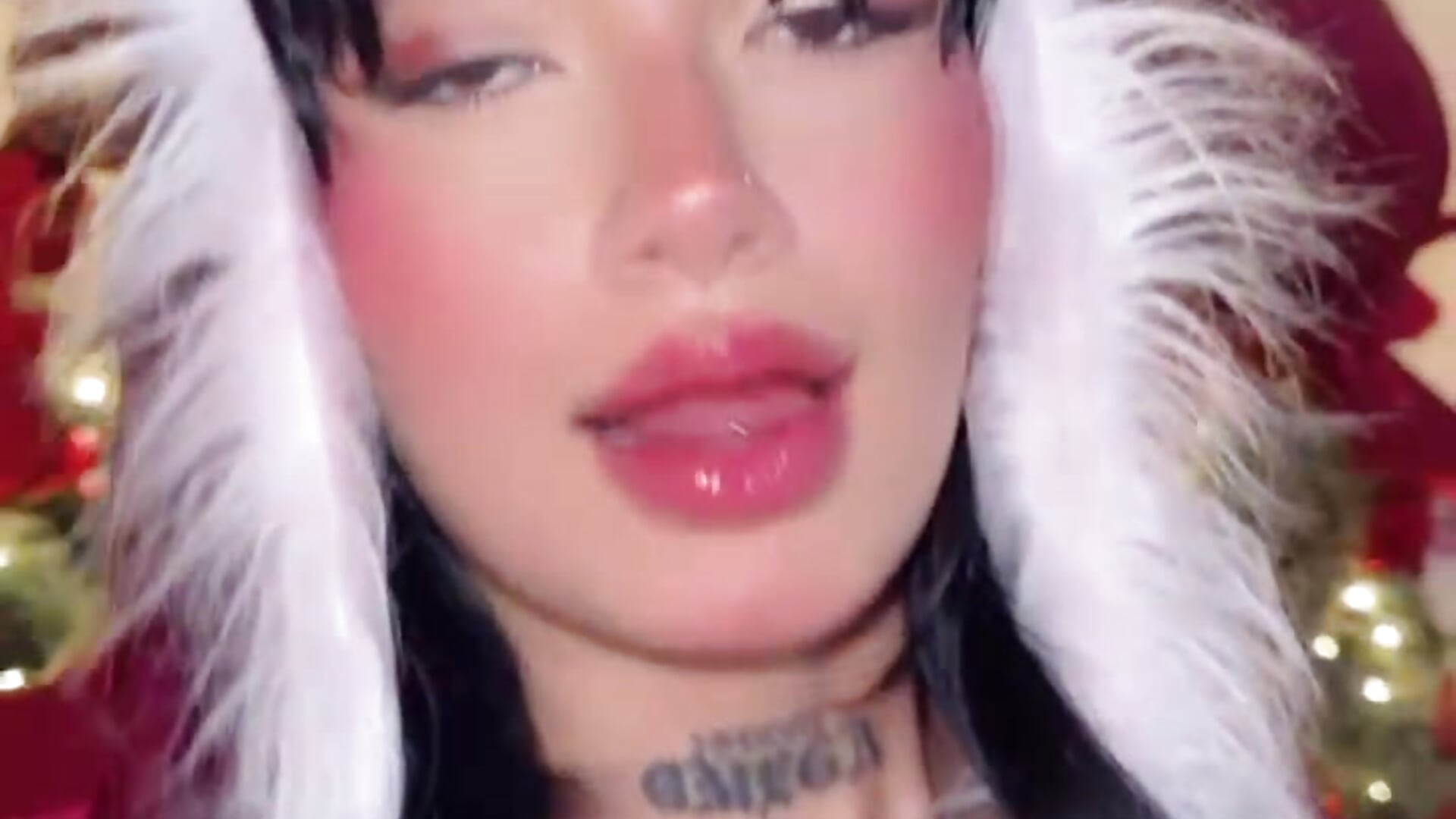 MERRY CHRISTMAS 2025 - video di Athenea_sweet_ modella di cam