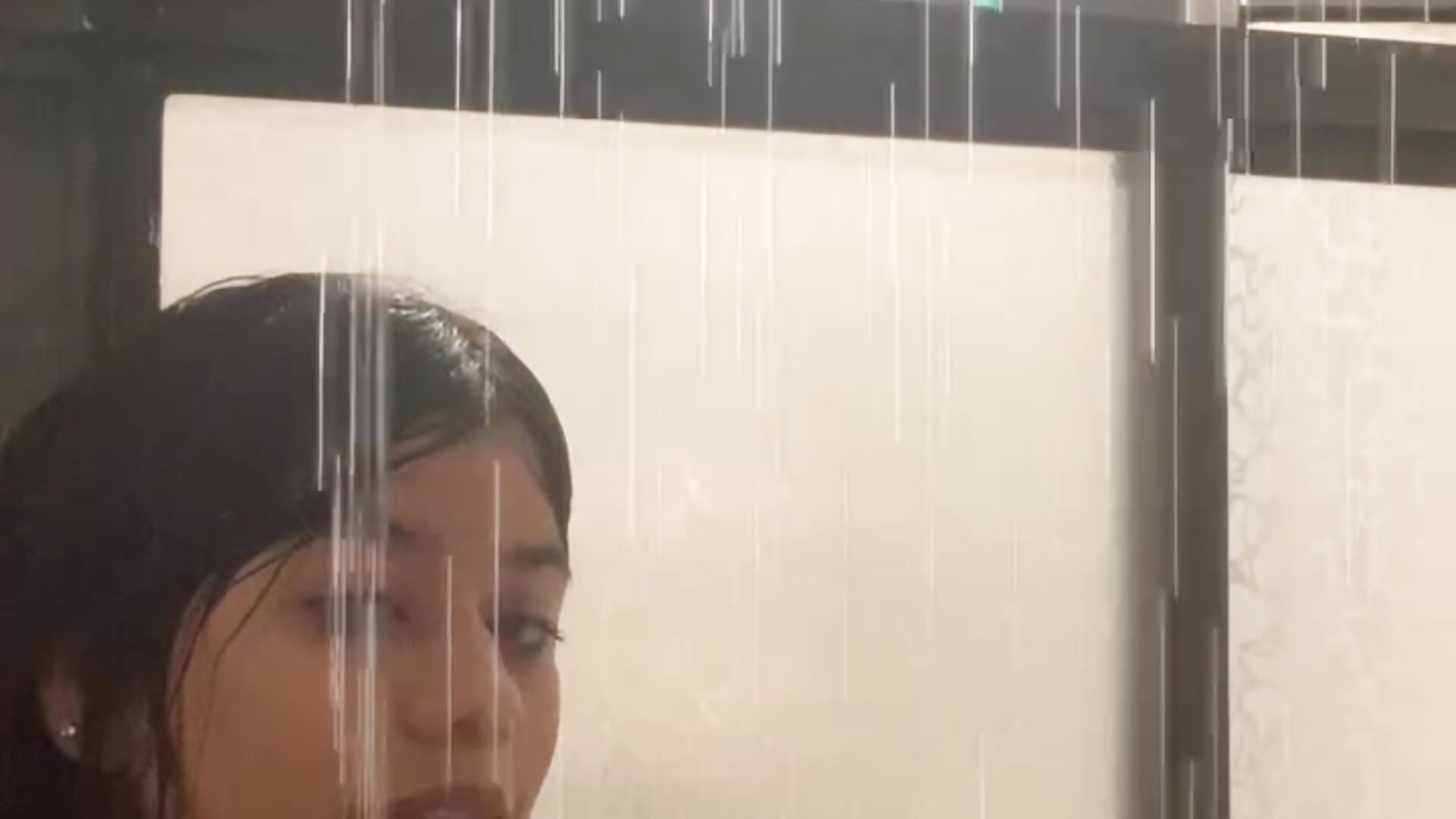 bathroom😏💦 – video af MoliBunny cam-model