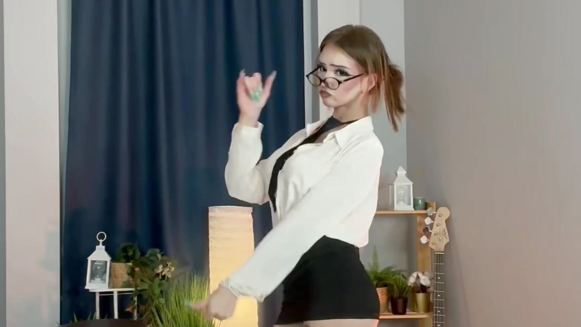 SECRETARY💵💰📈🎀 - video by Jennifer_Wiliams cam model