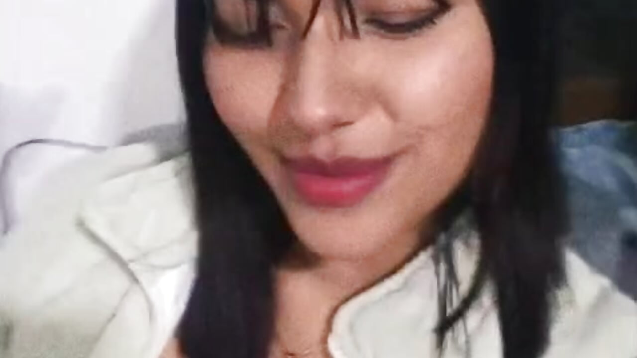 Welcome to my room - video by kaarolay_ cam model