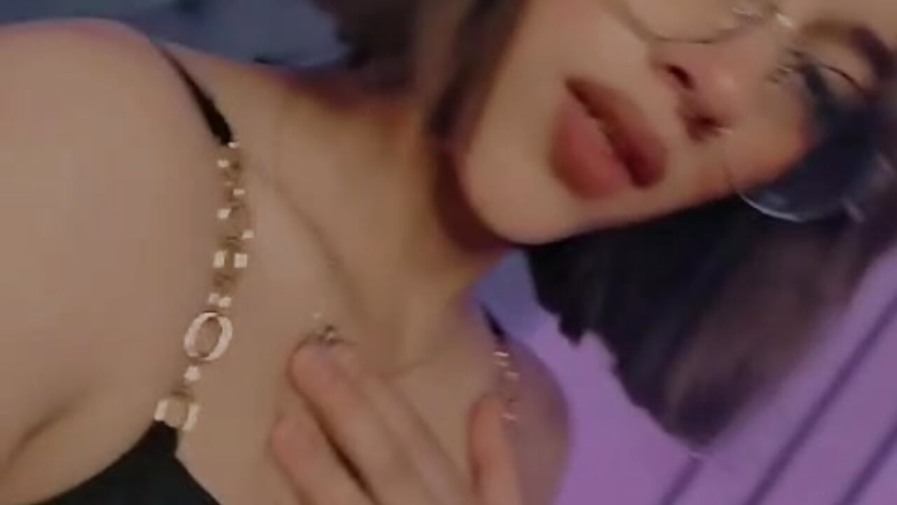 Sexy Girl - video by Skiler_James cam model