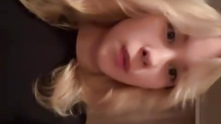 Cute Angel - video by AunclreaVache cam model