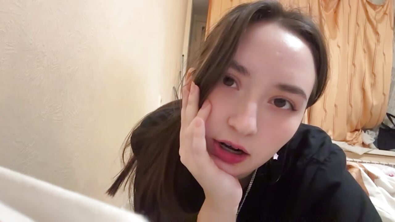 Awwww 🌸 - video by LuclieOppy cam model