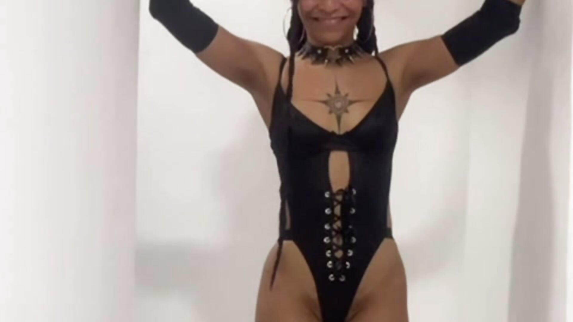 Vem comemorar o aniversario da sua coelhinha - Vídeo de Lillith_Bloom, modelo de vídeos