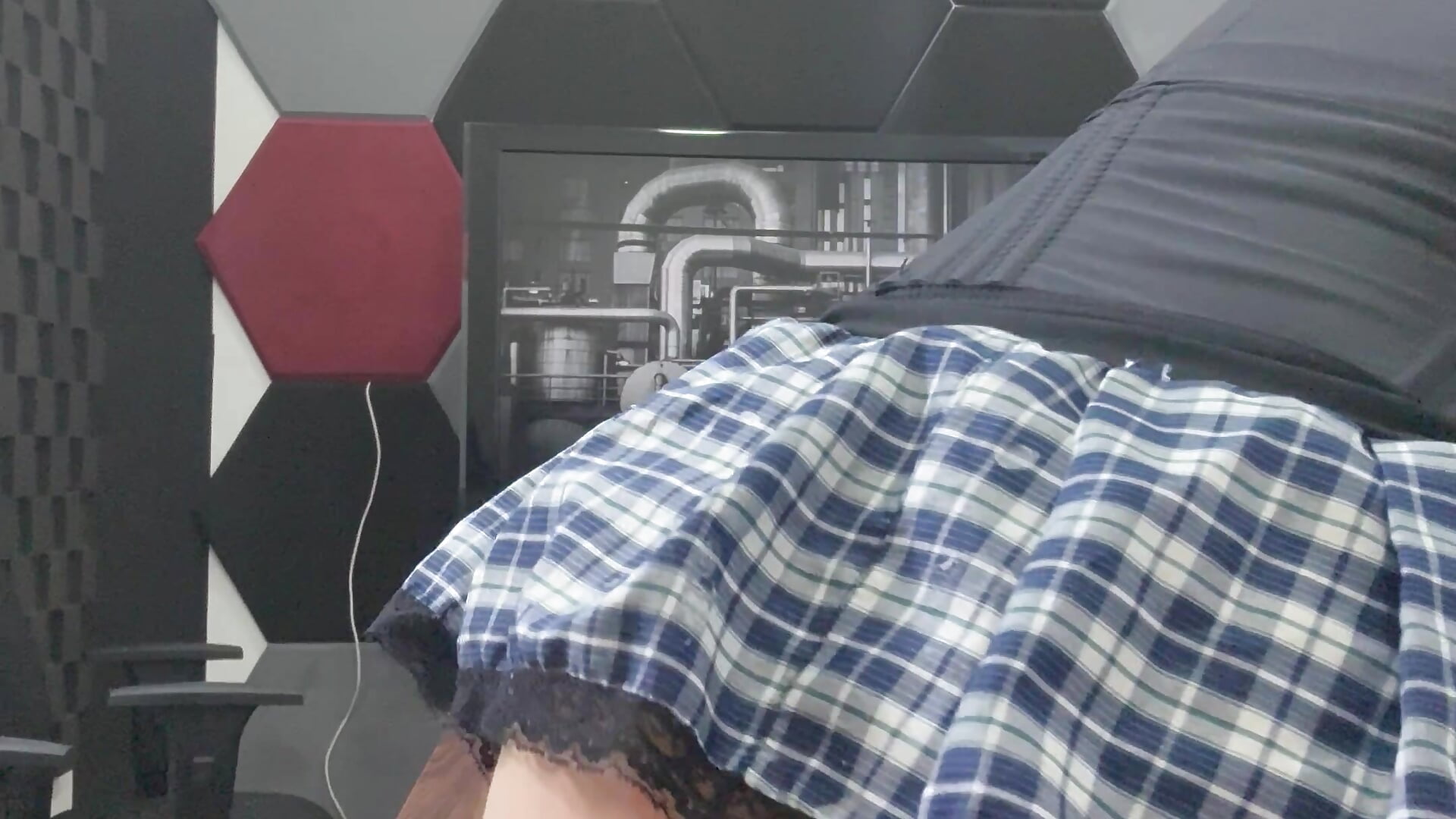 Rol3play: Professora pedindo ajuda para conectar o cabo (mini saia e meias 7/8 sem calcinha) - video by GabriellaManhaes cam model