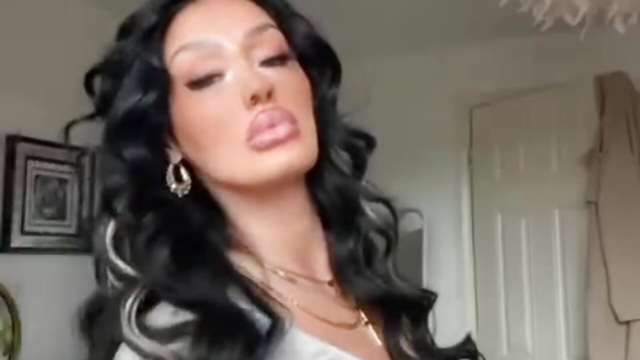 Just me ;) - video by Lolaxox_ cam model