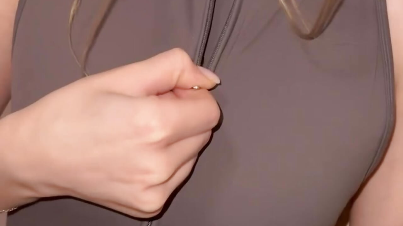 Tease with tits - video di JaleesaIser modella di cam