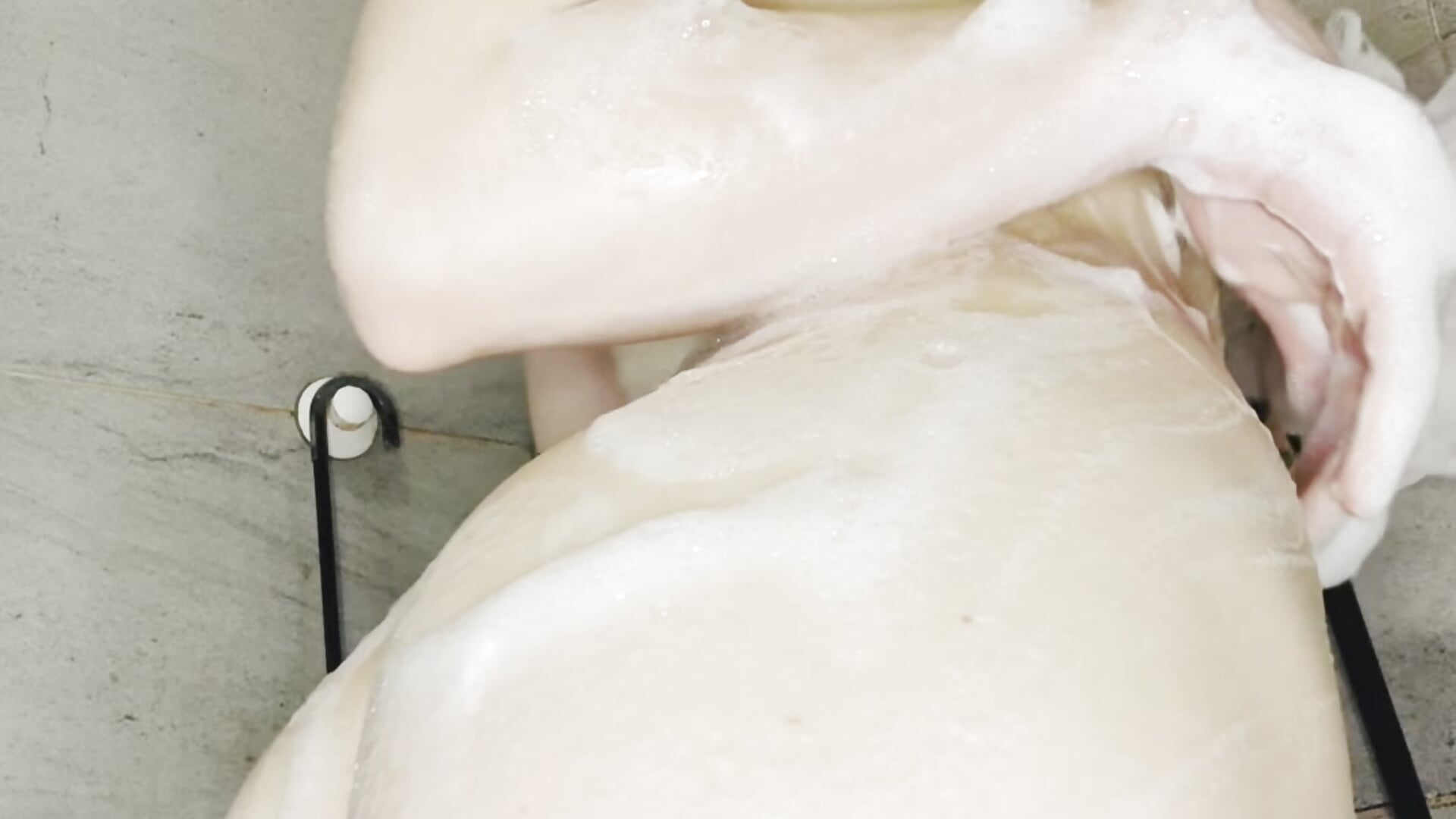 Shower with me? - วิดีโอโดย evy_miu โมเดลแคม