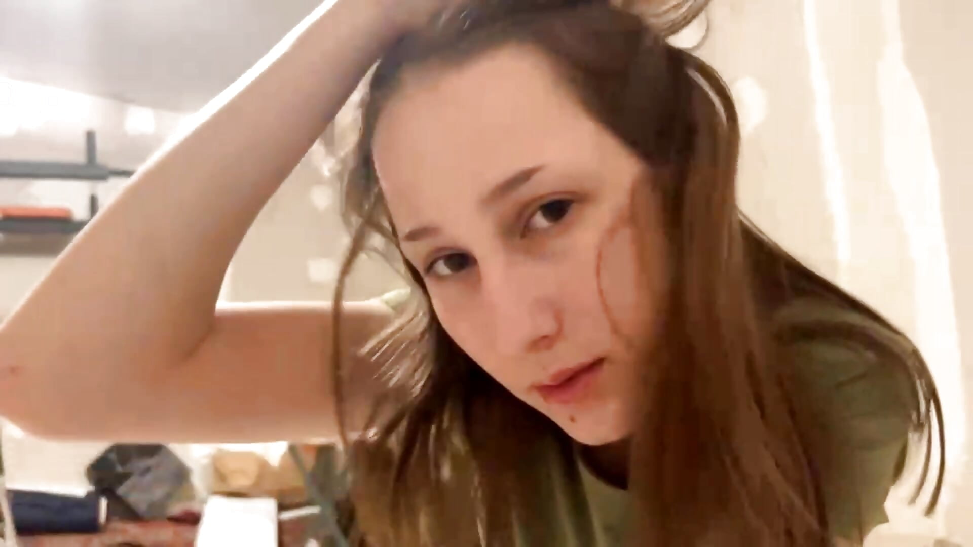 More me - video by UnsentAle cam model