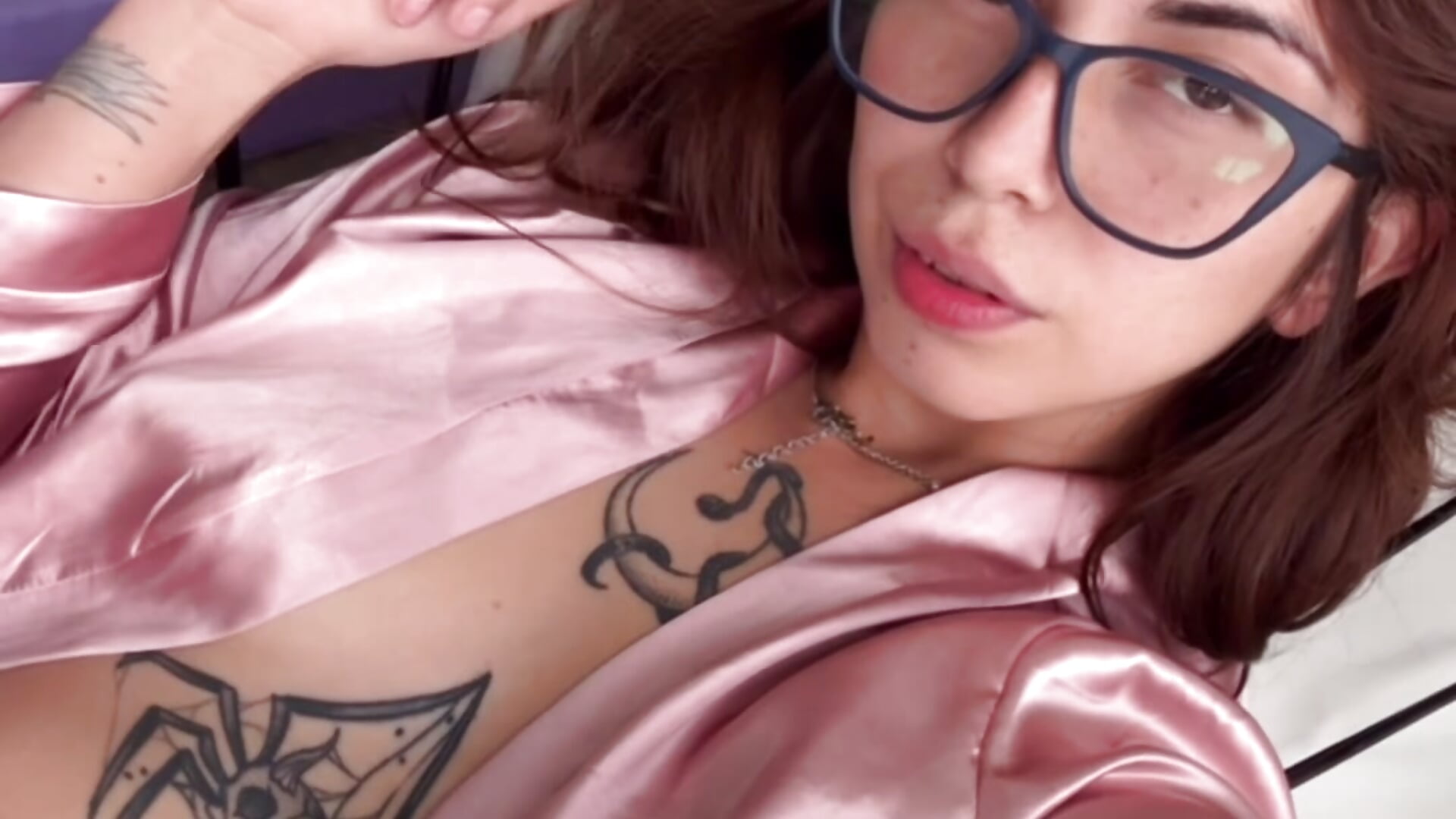 Bienvenido a mi delicioso mundo de placer amor - video by luschannen0 cam model