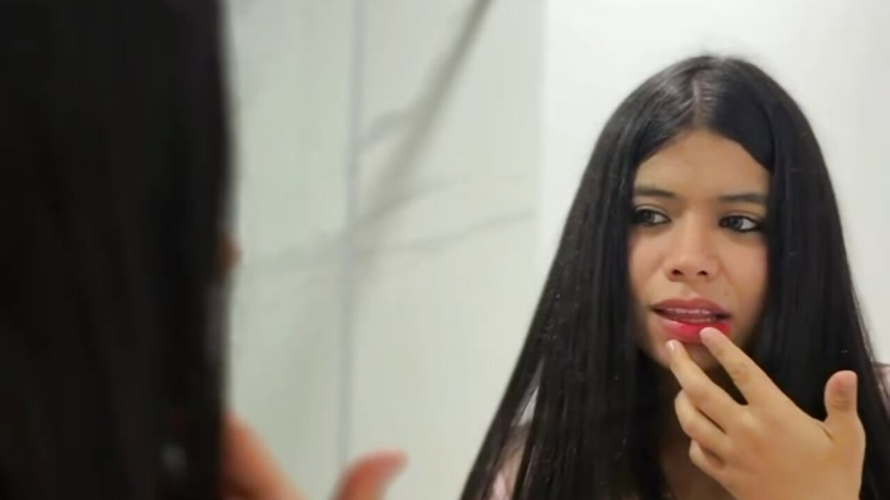 Touching up my lips 🍓🔥 — filmik CHLOE_BLOWJOB, modela(-lki) na kamerkach