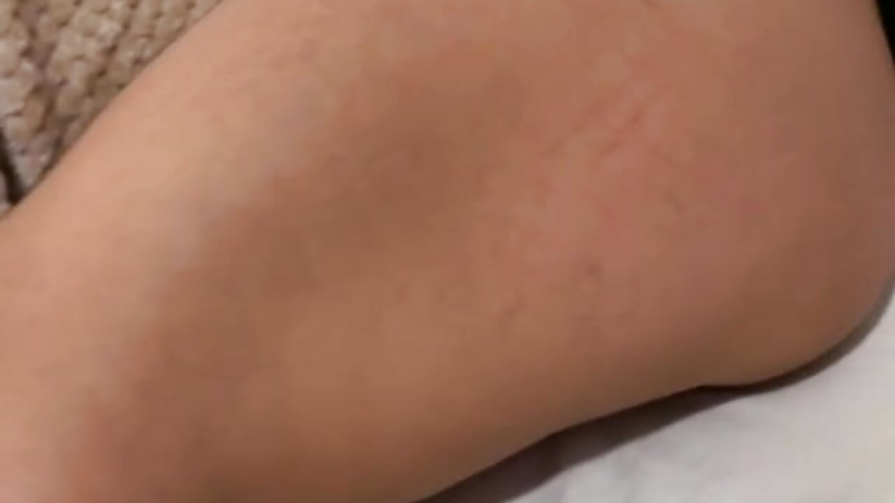 Slip under my blankets 🍓🔥 — filmik CHLOE_BLOWJOB, modela(-lki) na kamerkach