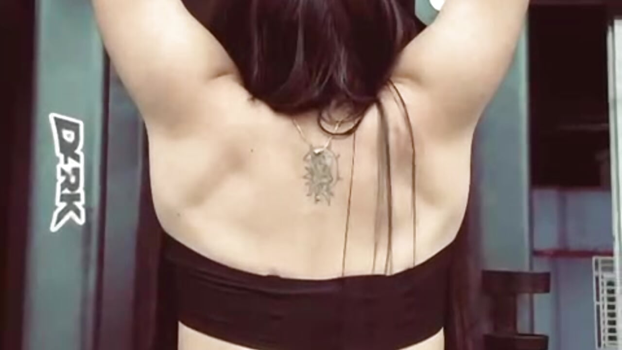 Getting ready for you 🦋✨ - فيديو من CHLOE_BLOWJOB موديل الكام