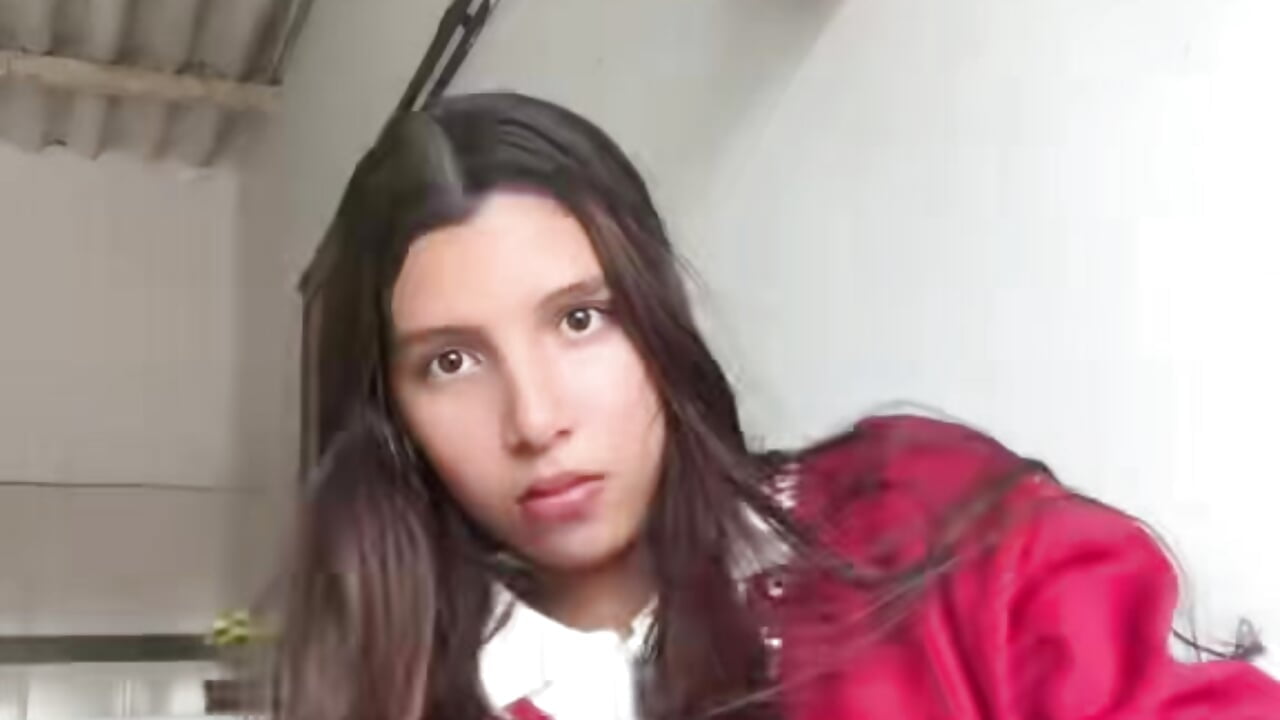 v09044g40000d3d6vbvog65mah2p8plg - video by Paola-Santy cam model