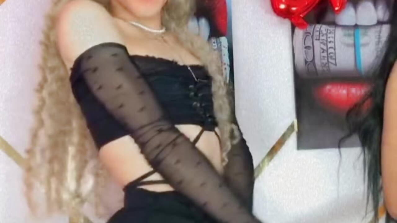 Habby 😻🤌🏻 - video by ARES_AND_ALEX cam model