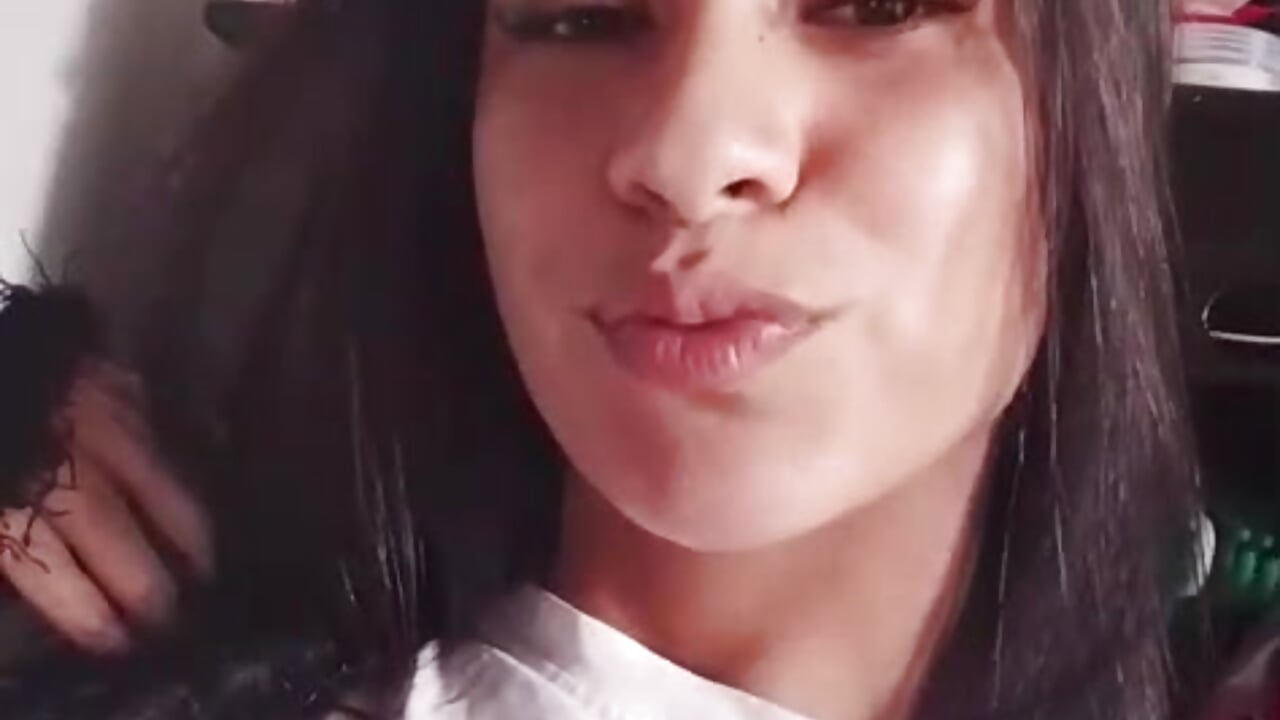 Kiss Aylen 😈😏 - video by Aylen_gold cam model