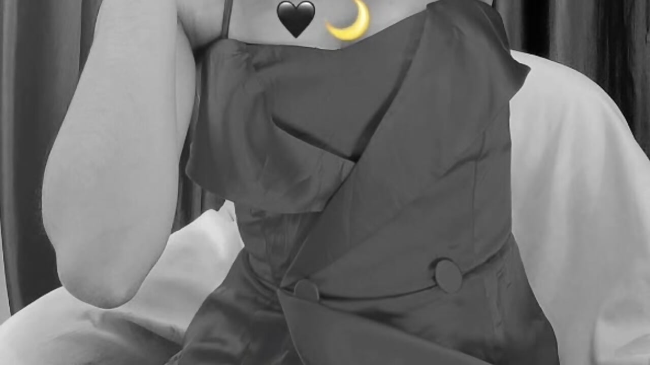 My first video ♥️ - video by Naira_fit cam model