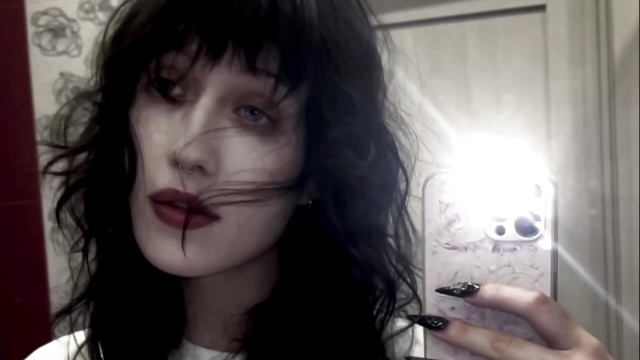 just me <3 – video af MePretty