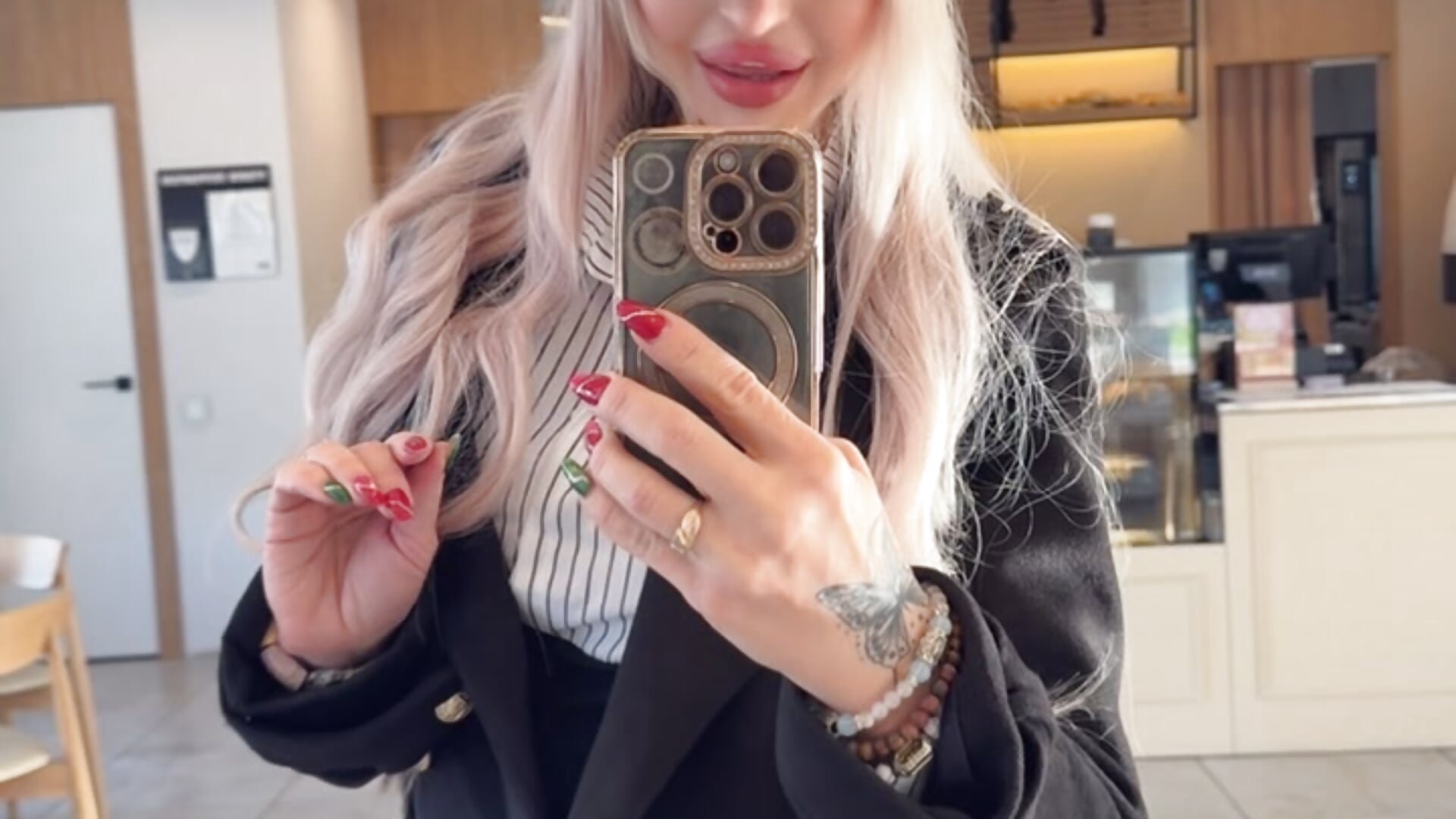 75C2A412-5EE7-4959-9FC5-970058A0FBD8 - فيديو من Lola_Bombita موديل الكام