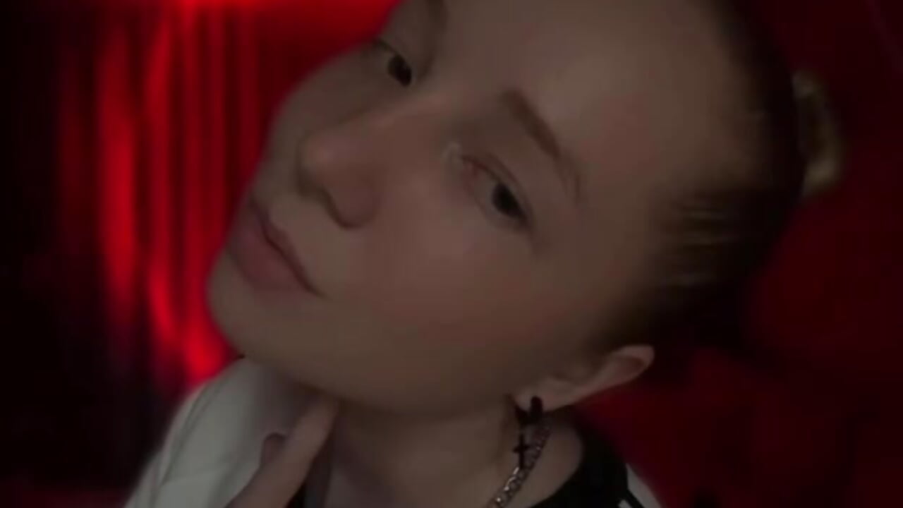 ❤️ - video by AdarnDeneui cam model