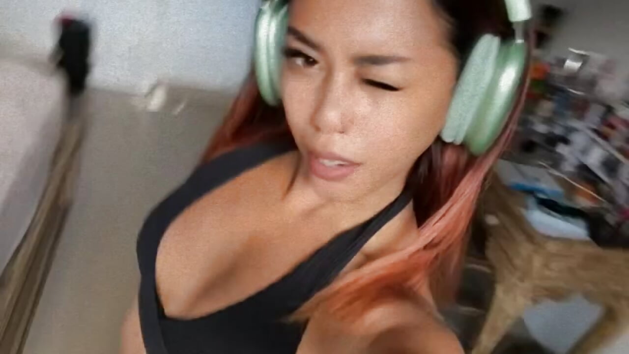 enjoying music - video by elisavae_ cam model