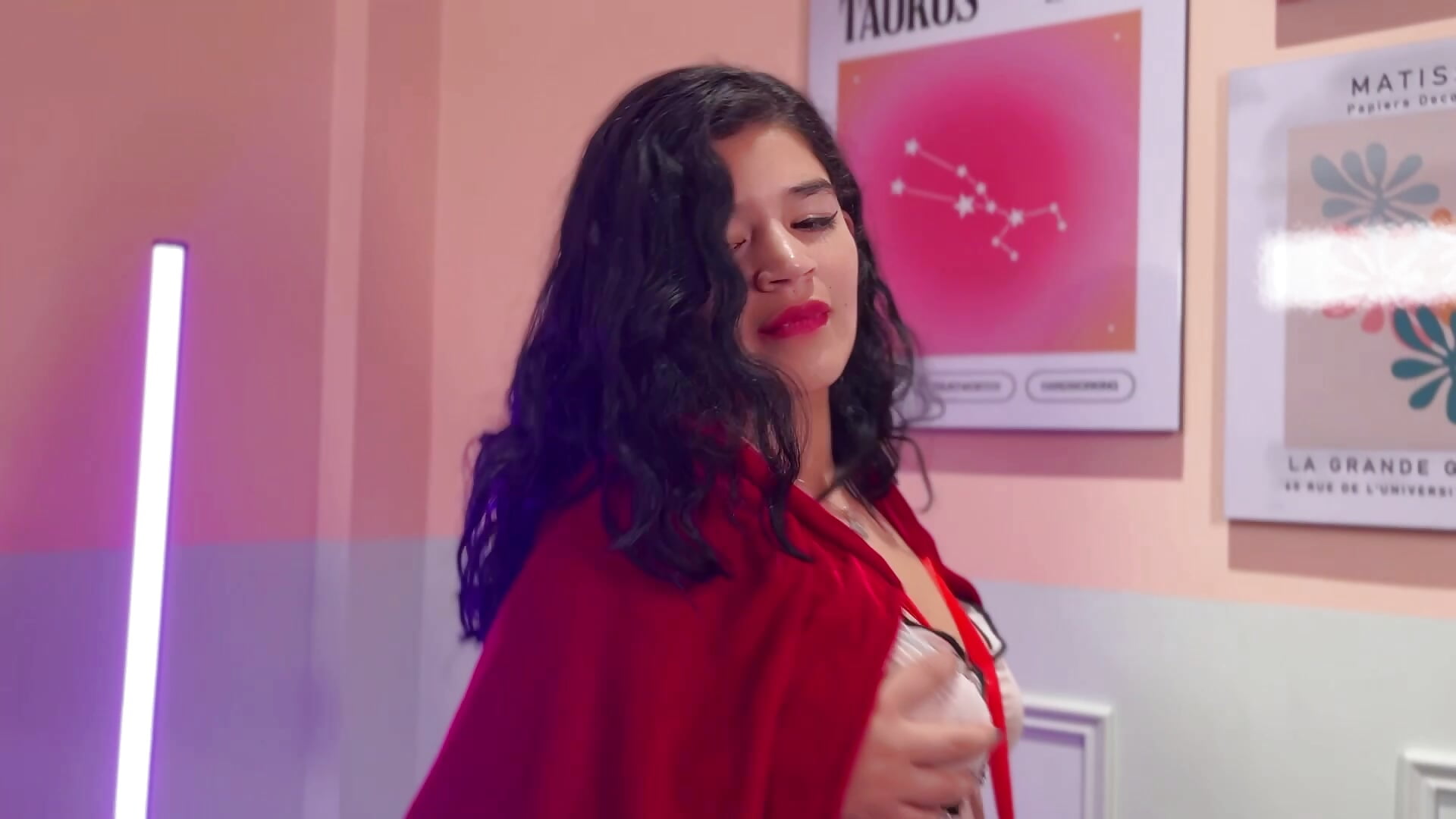 Naomi  💖 - video by NaomiCotton cam model