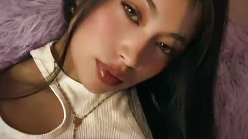 ♥ - video by emma_collins_18 cam model