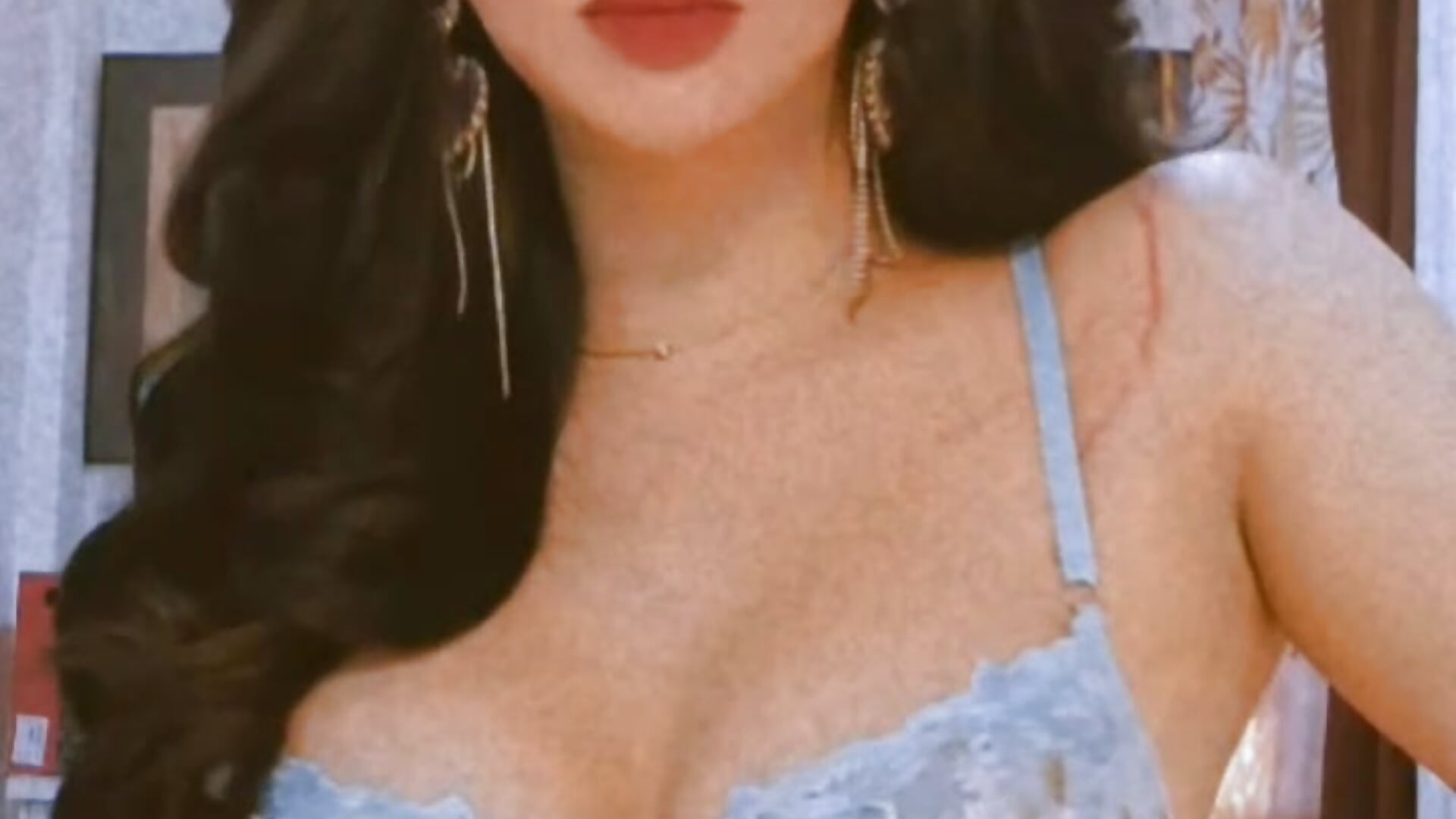 1000008091 - UrScreenGoddess adlı kamera modelinin videosu