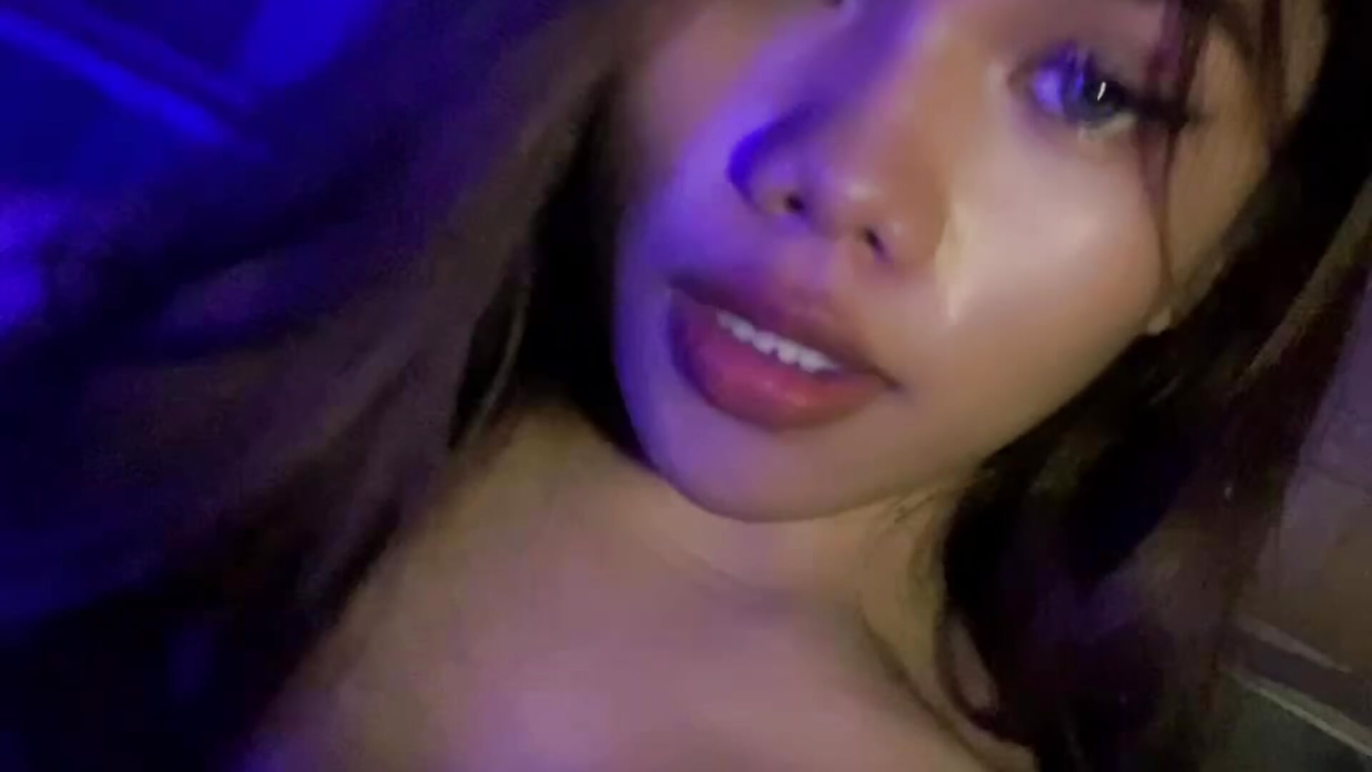 77f101a81b71406fb6527c0e11e65007 - βίντεο μοντέλου Yourtransalexa25