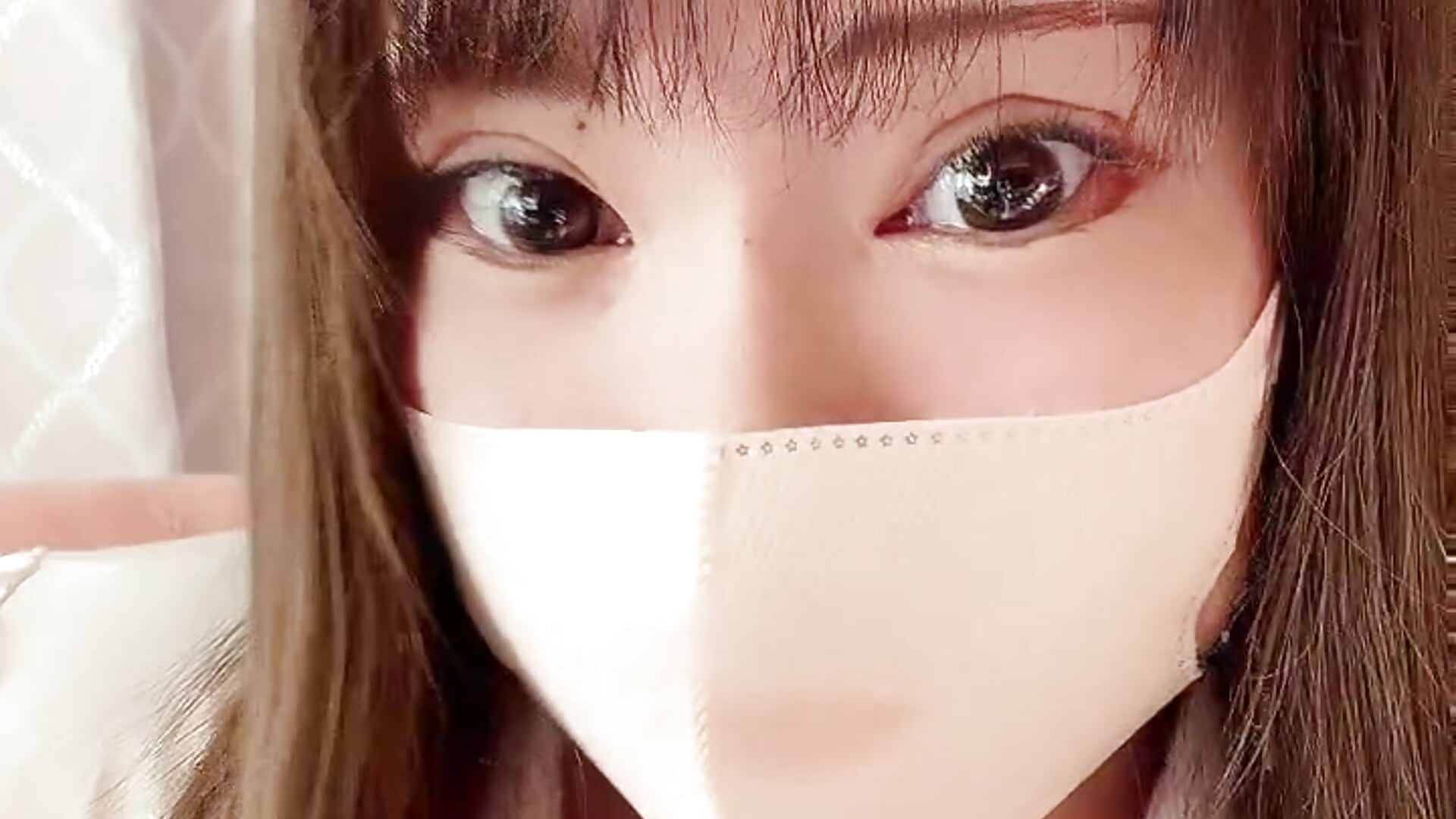 SNOW_20251218090943 - відео від вебкаммоделі erina_oo