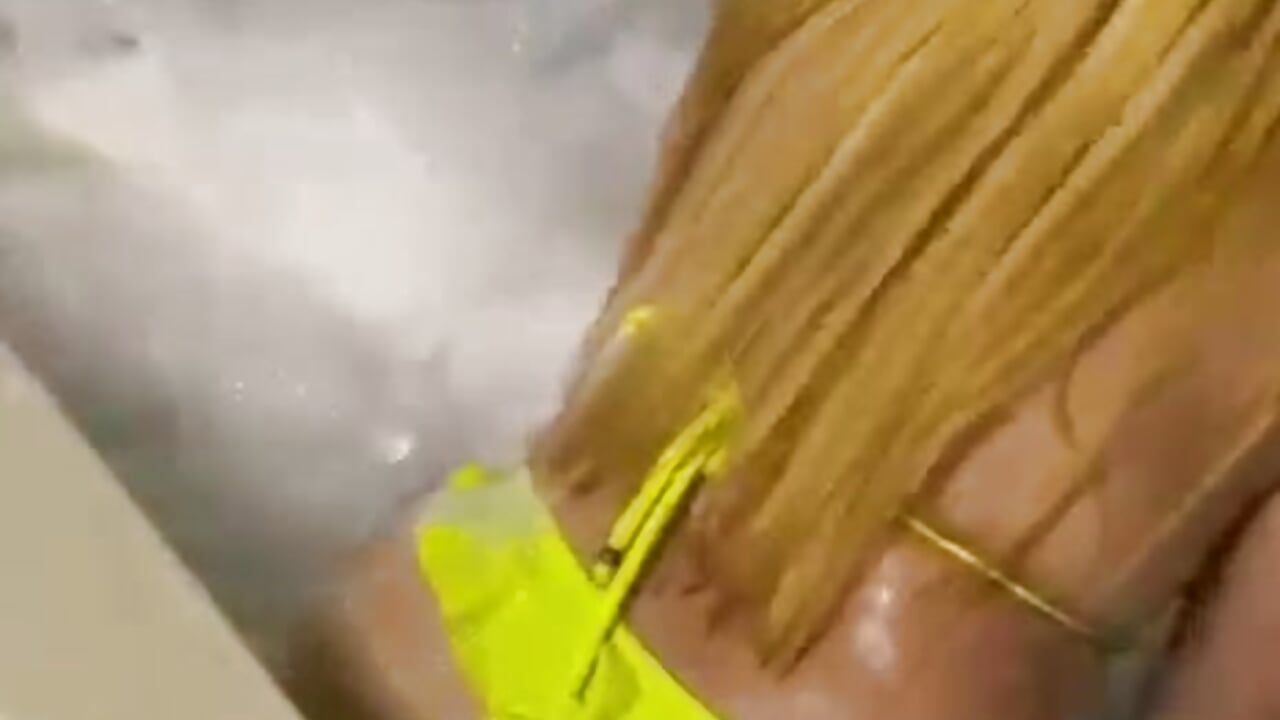 a delicious bath of tits and ass in bubbles